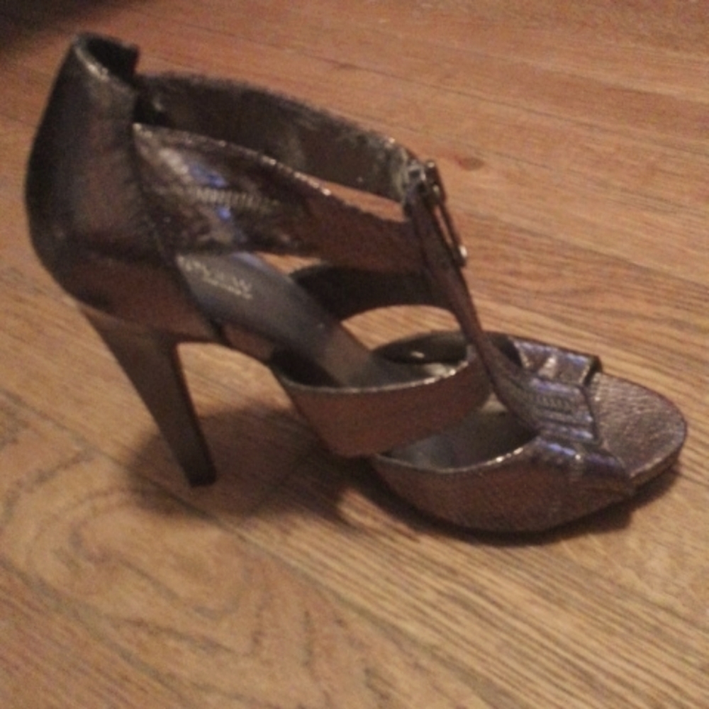 Metallic Heels size 8